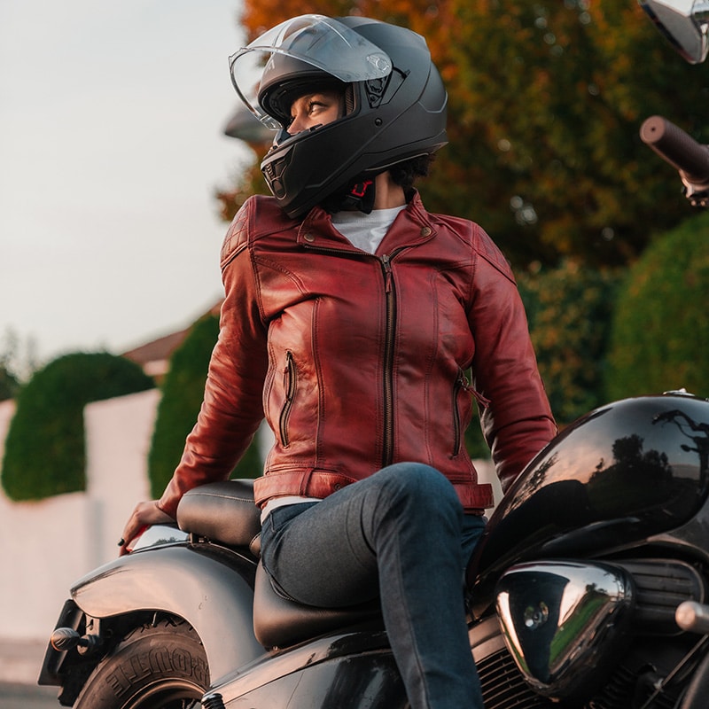 chaqueta moto cuero cafe racer roja mujer